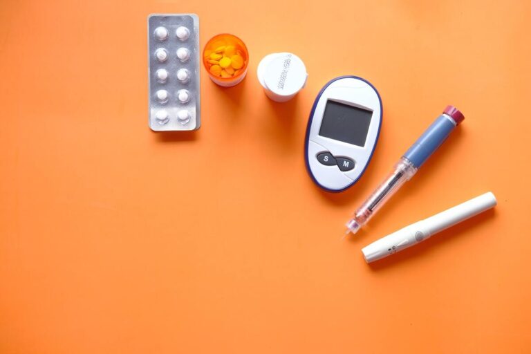Symbolbild Spezial-Tattoo für Diabetiker: Insulin-Messgerät
