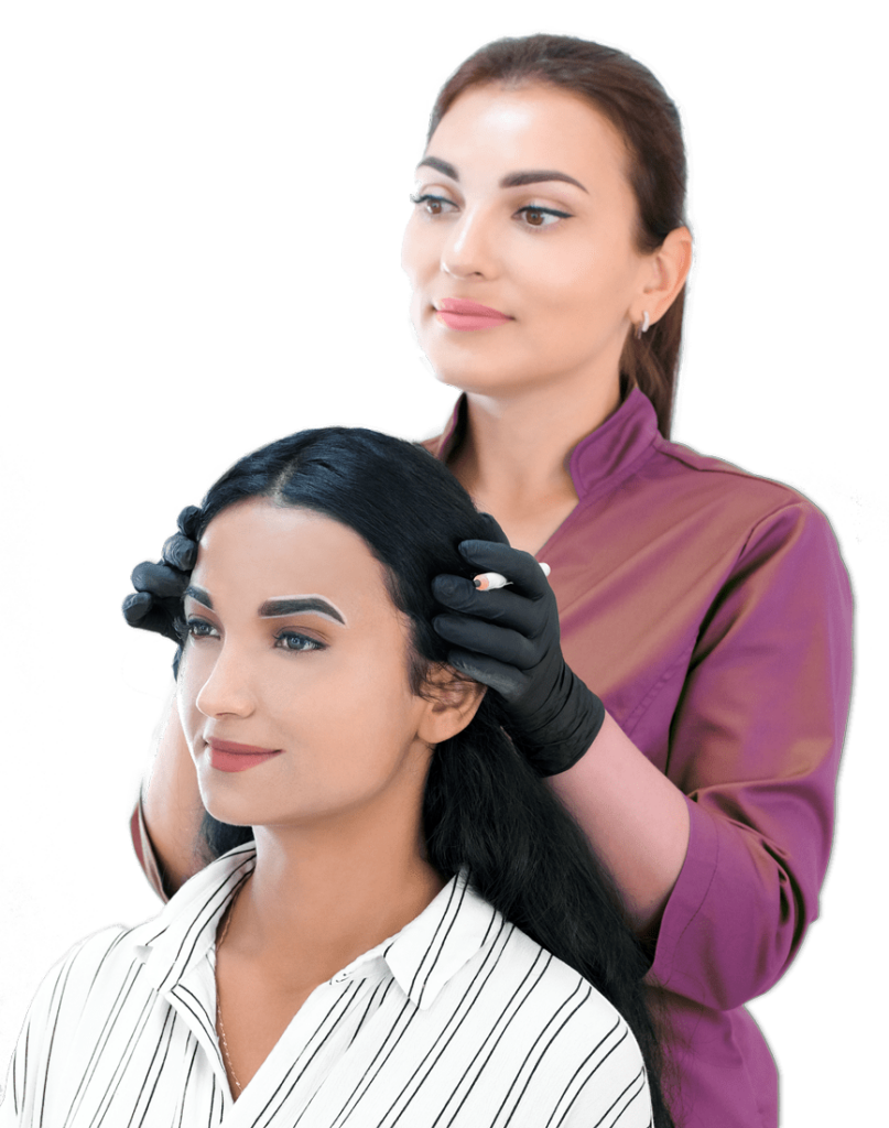Symbolbild Permanent Make-up Entfernung: Frau zeigt ihrer Kundin die nachgezeichneten Augenbrauen